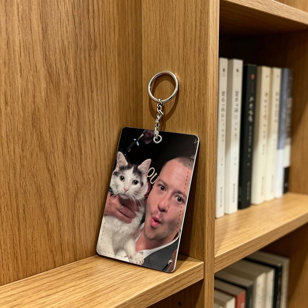 actor J-Joseph Quinn Cat Badge – Leather Work recenzja i cena